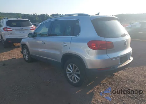 2017 Volkswagen Tiguan 2.0T Wolfsburg Edition из США, поврежденный, VIN WVGRV7AX8HW502689
